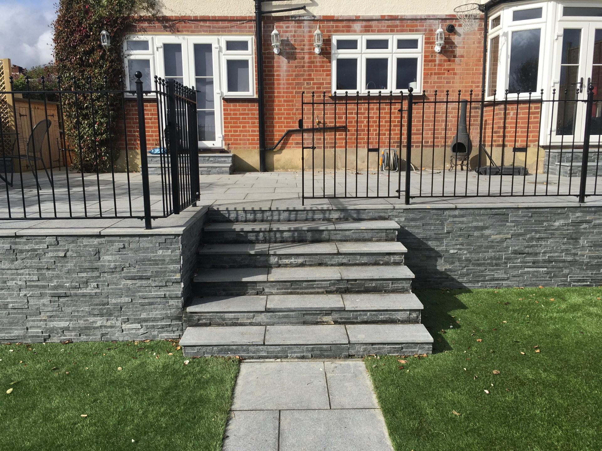 Porcelain patio and lounge