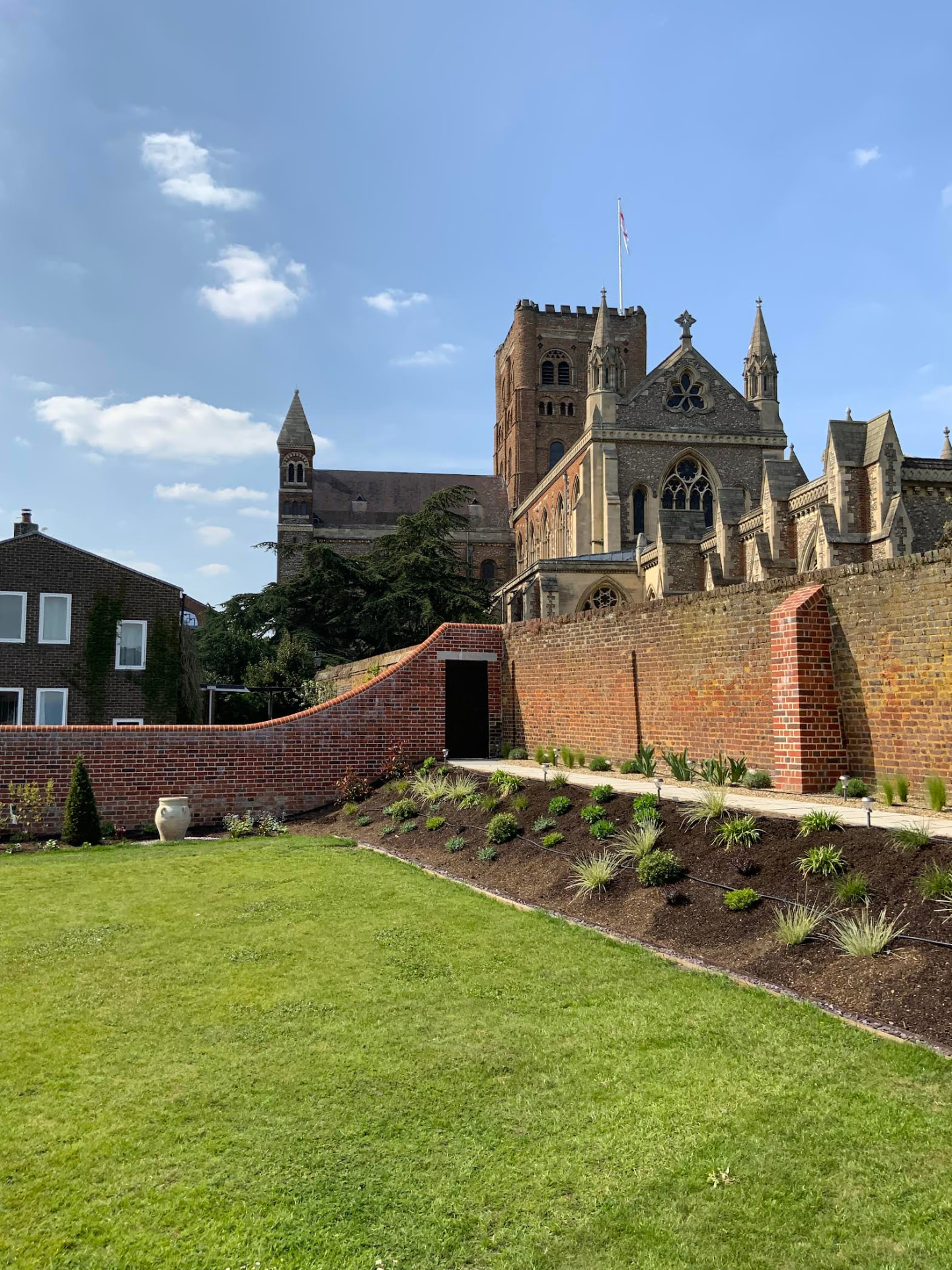 Lawn and border planting