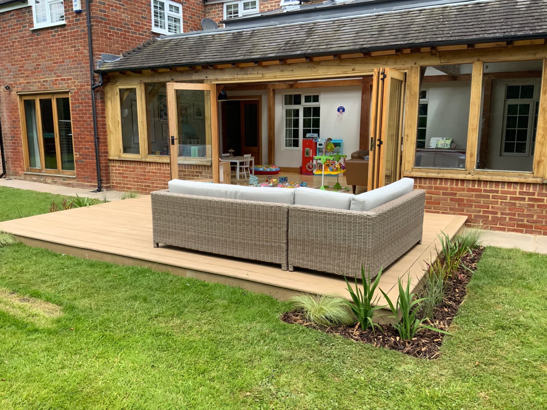 Millboard deck and lounge